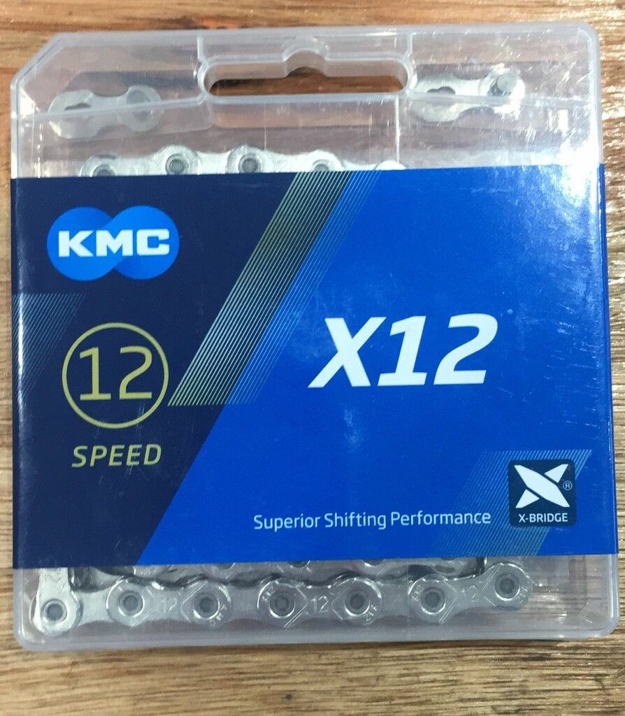 Cadena de Paso Especiales  Kmc X12 Plata/Plata 126 Eslabones