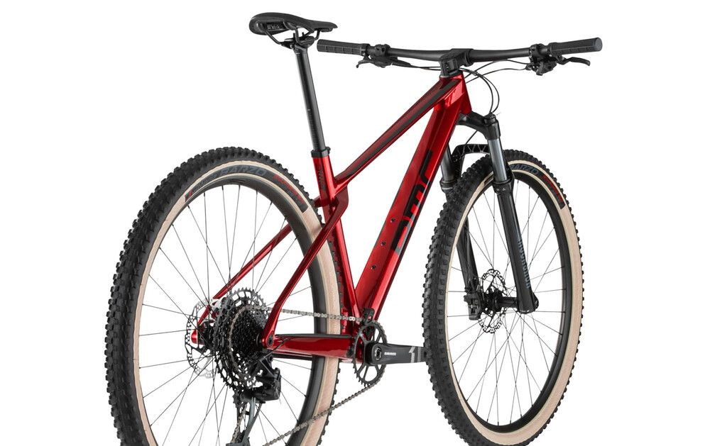 Probamos la nueva BMC Twostroke 01 ONE con el último grupo de SRAM, una